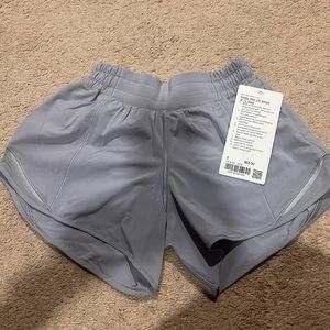 Brand New with Tags Size 2 Rhino Grey Lululemon Hotty Hot Low Rise Short 4”
